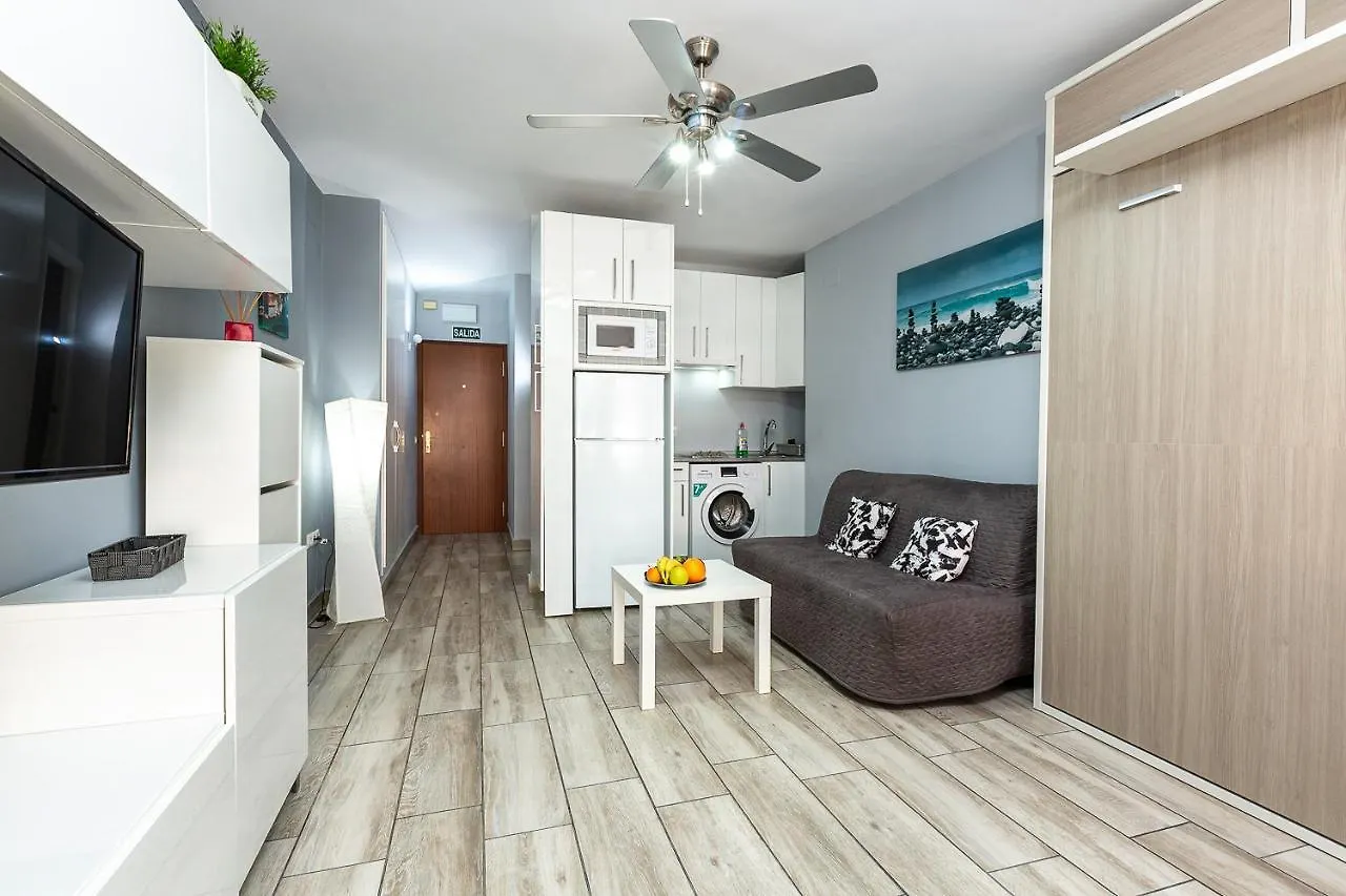 Piscinas - Wifi - Fire Stick Amazon - 10 min Playa - 5 min Centro - Recién reformado Apartamento Torremolinos