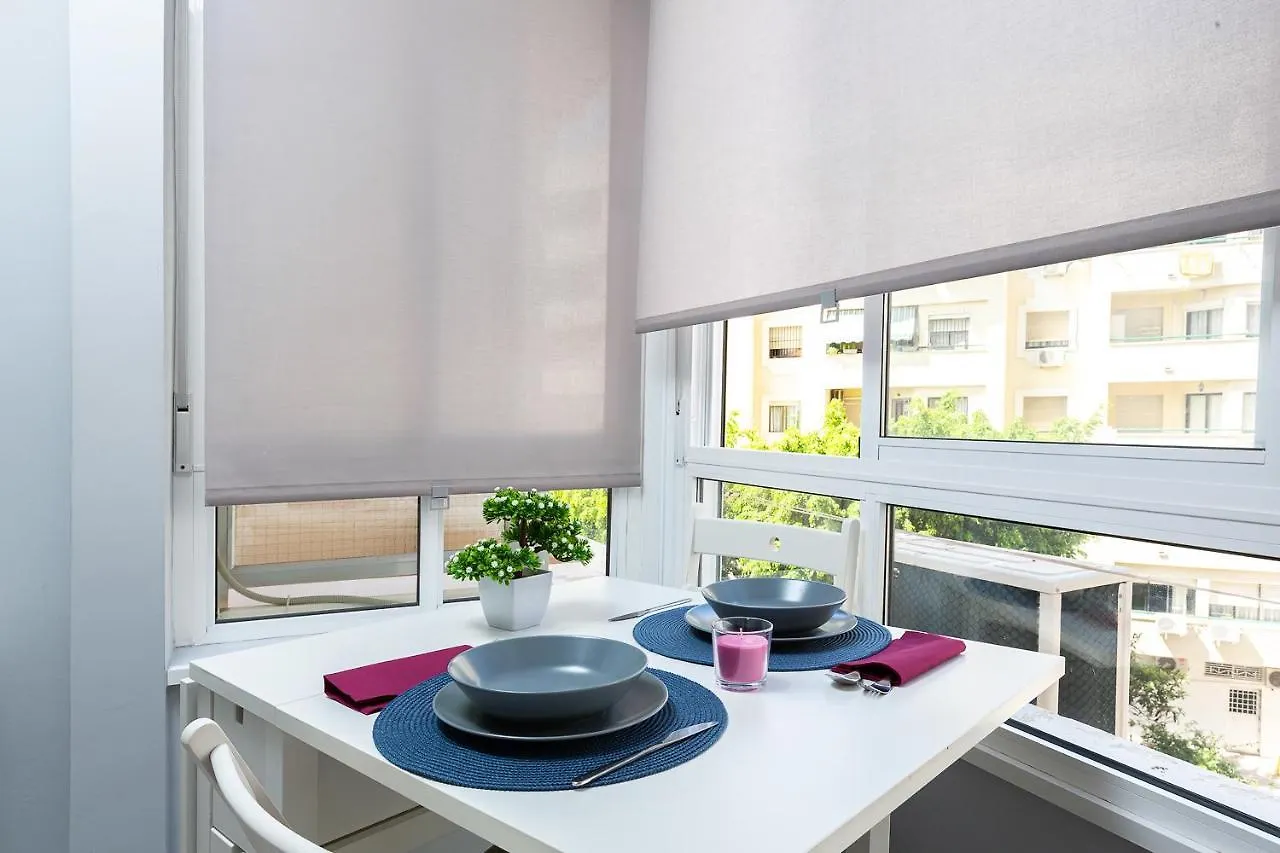Piscinas - Wifi - Fire Stick Amazon - 10 Min Playa - 5 Min Centro - Recien Reformado Apartment Torremolinos Spain