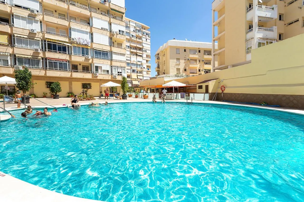 Piscinas - Wifi - Fire Stick Amazon - 10 Min Playa - 5 Min Centro - Recien Reformado Apartment Torremolinos