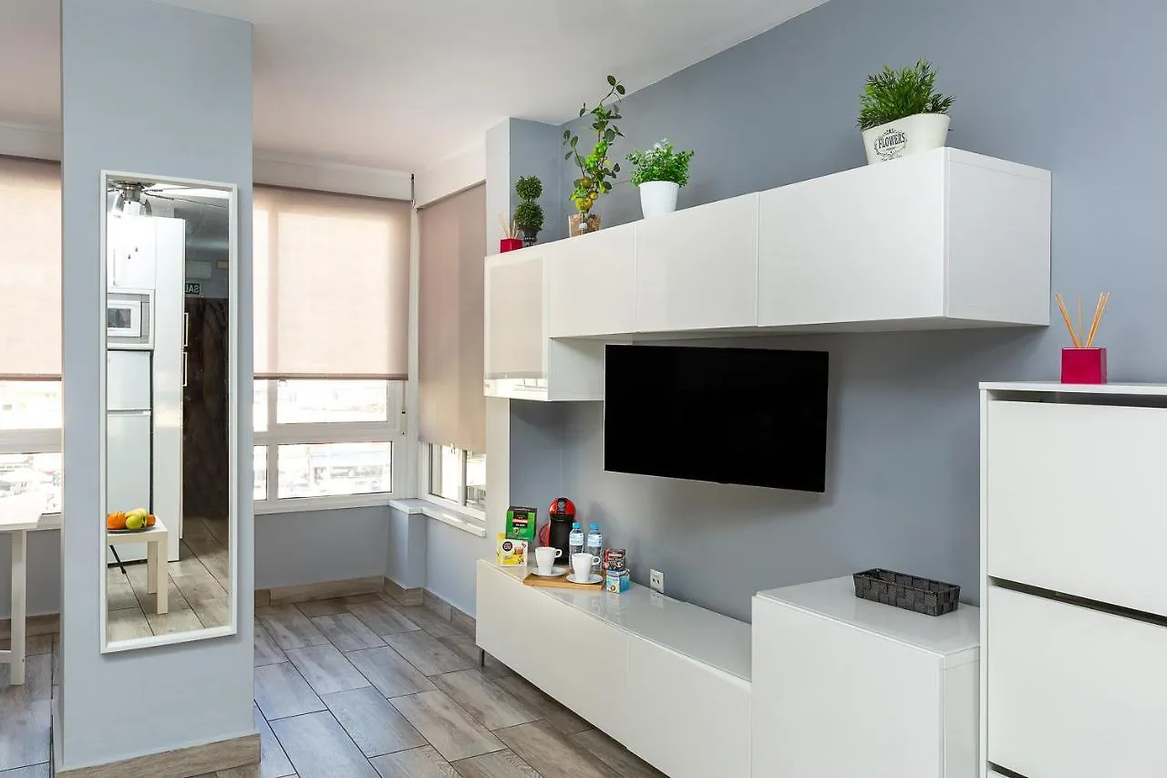 Piscinas - Wifi - Fire Stick Amazon - 10 Min Playa - 5 Min Centro - Recien Reformado Apartment Torremolinos Spain